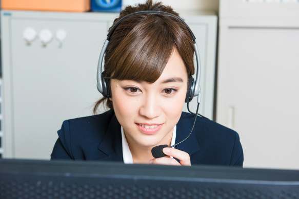 女性モデル69_電話3H-1